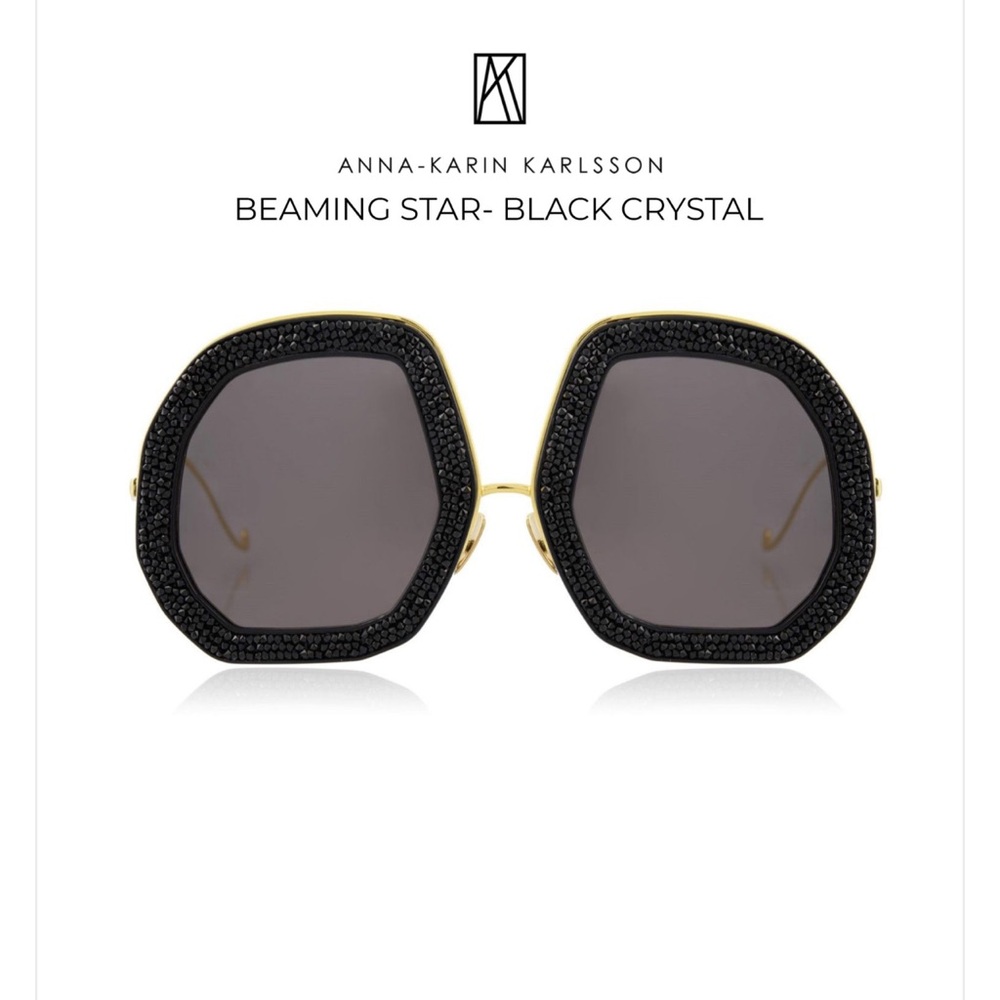 Does anyone have this ANNA-KARIN KARLSSON
BEAMING STAR- BLACK CRYSTAL
